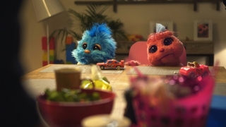 מפלצות קטנות, עונה 2, פרק 2: לא ליד הילדים