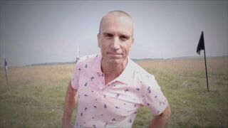 הטוב מכולם, עונה 1, פרק 1: פרק הבכורה - משחק חדש מתחיל