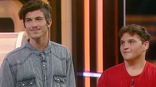 כלוב הזהב, עונה 3, פרק 11: מחפשים את האפיקומן בכלוב