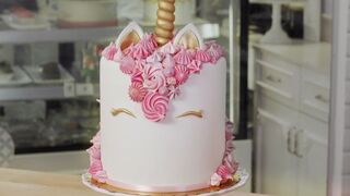 מעוצבות – מדריך לקישוט עוגות עם איה תמם, עונה 1, פרק 1: לבן