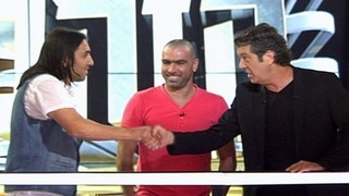 כלוב הזהב, עונה 3, פרק 12: ספיישל כדורגל