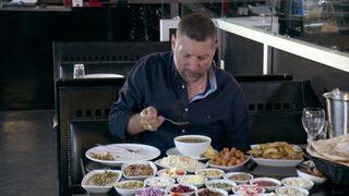 עונה 1, פרק 1: המהפכה החלה